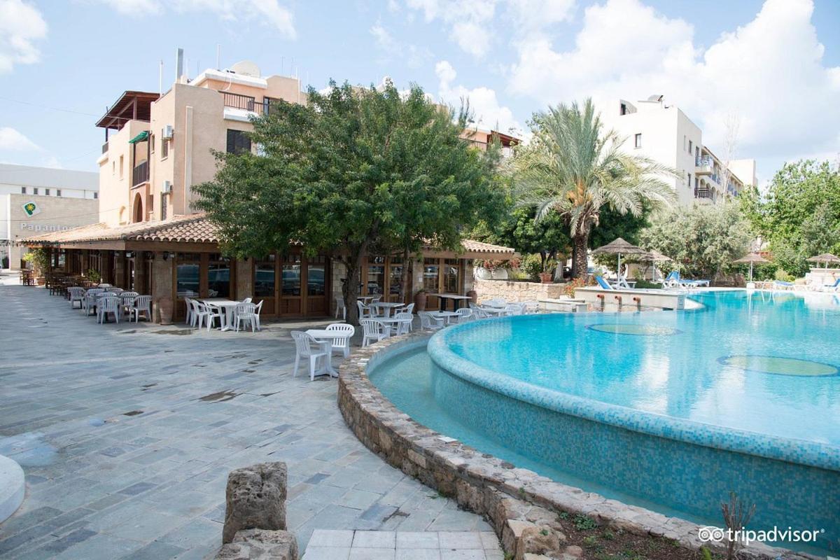 Mike'S Basilica Apartment Paphos Eksteriør billede